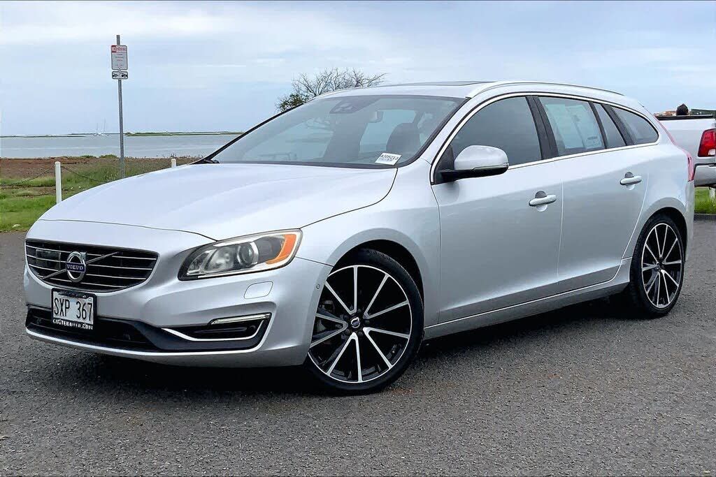 2016 VOLVO V60