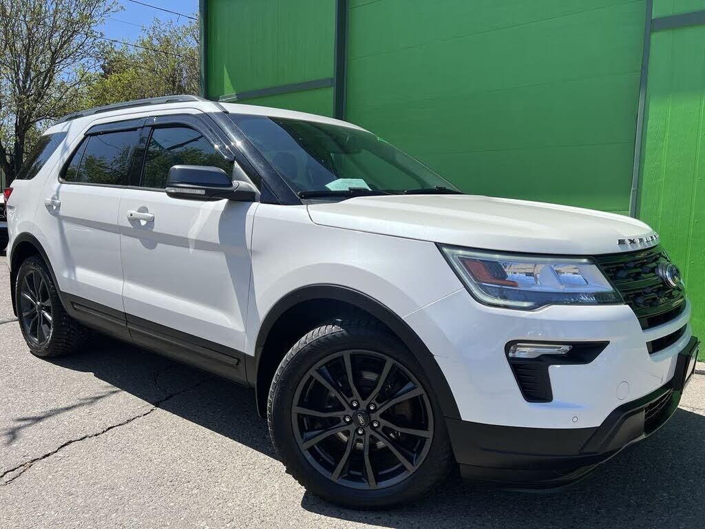 2018 FORD Explorer