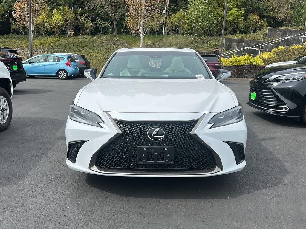 2024 LEXUS ES