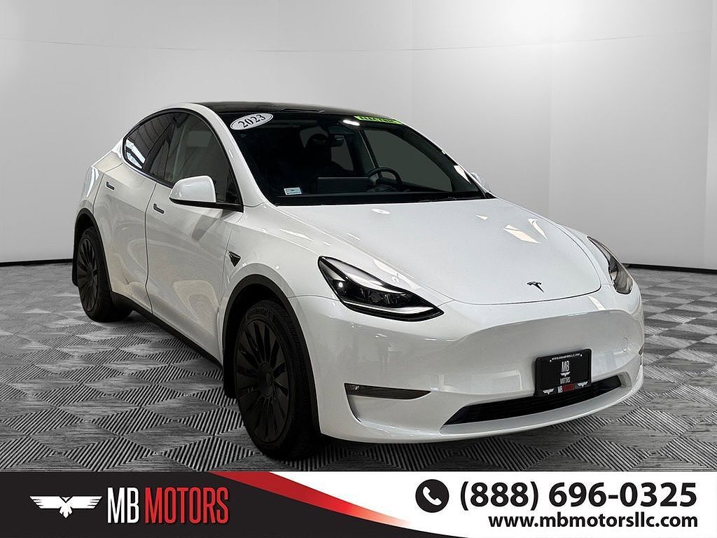 2023 TESLA Model Y