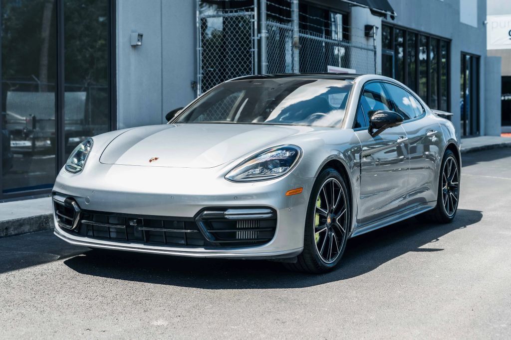 2018 PORSCHE Panamera