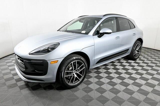 2024 PORSCHE Macan