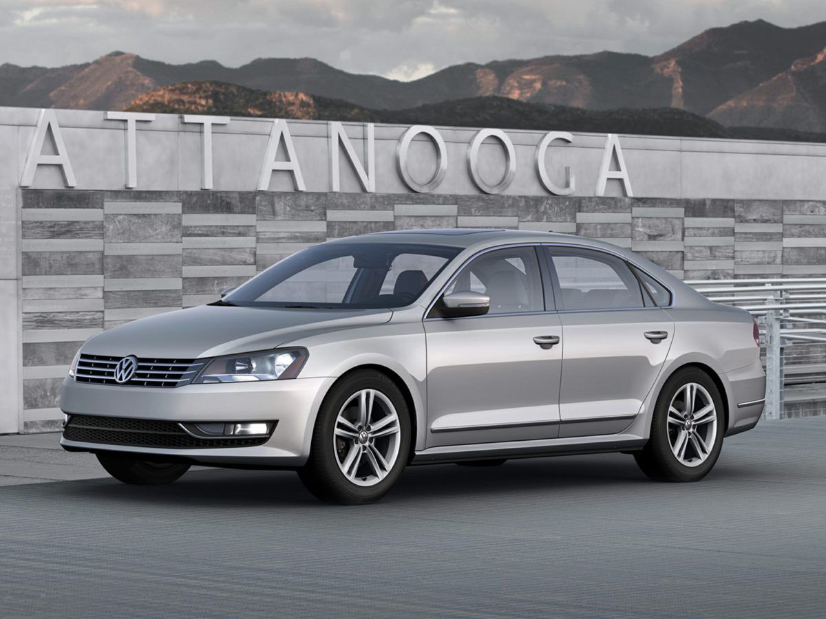 2012 VOLKSWAGEN Passat