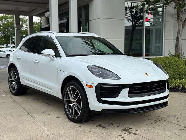 2023 PORSCHE Macan