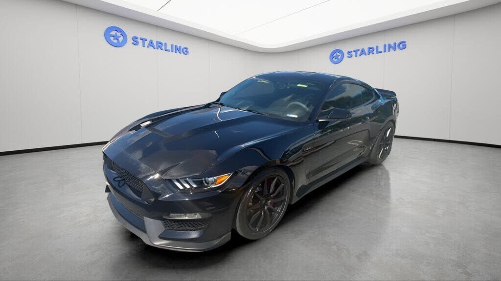 2017 FORD Mustang