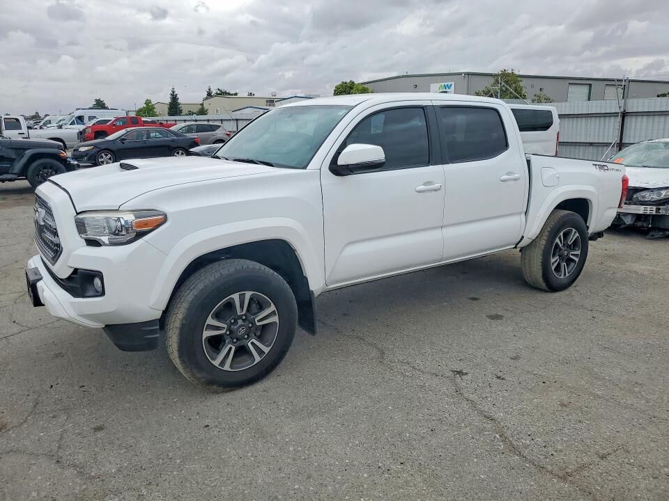 2017 TOYOTA Tacoma