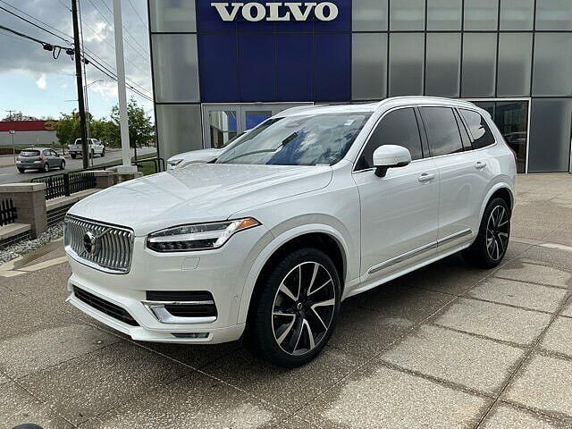 2023 VOLVO XC90