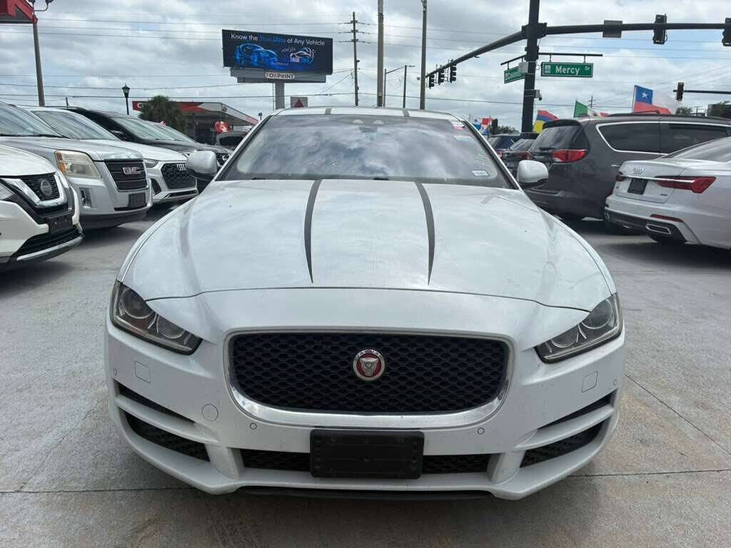 2017 JAGUAR XE