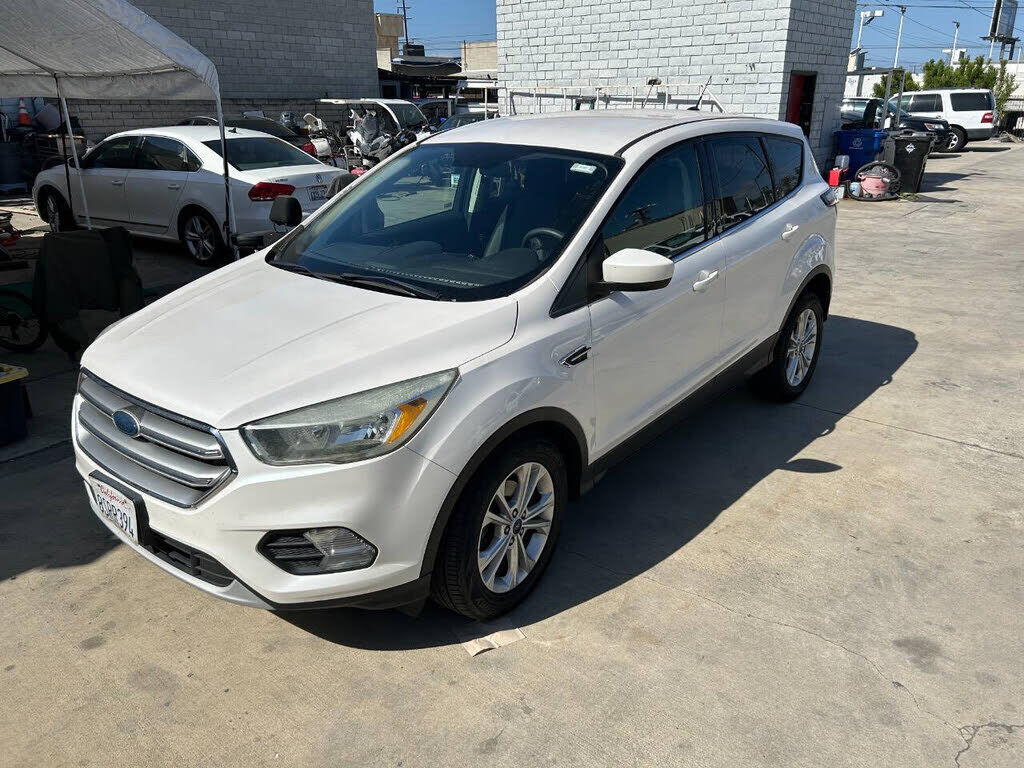 2017 FORD Escape