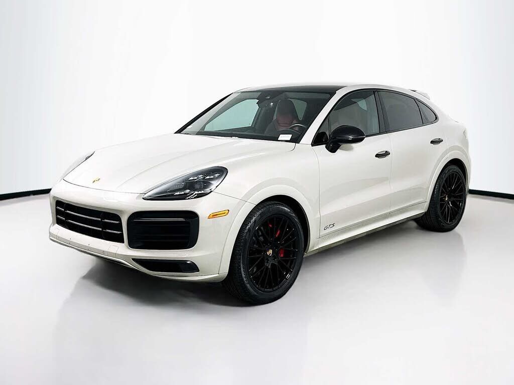 2022 PORSCHE Cayenne