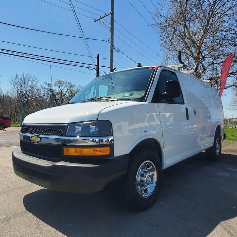 2020 CHEVROLET Express