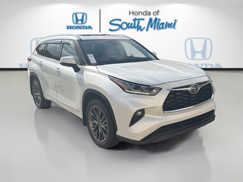 2022 TOYOTA Highlander