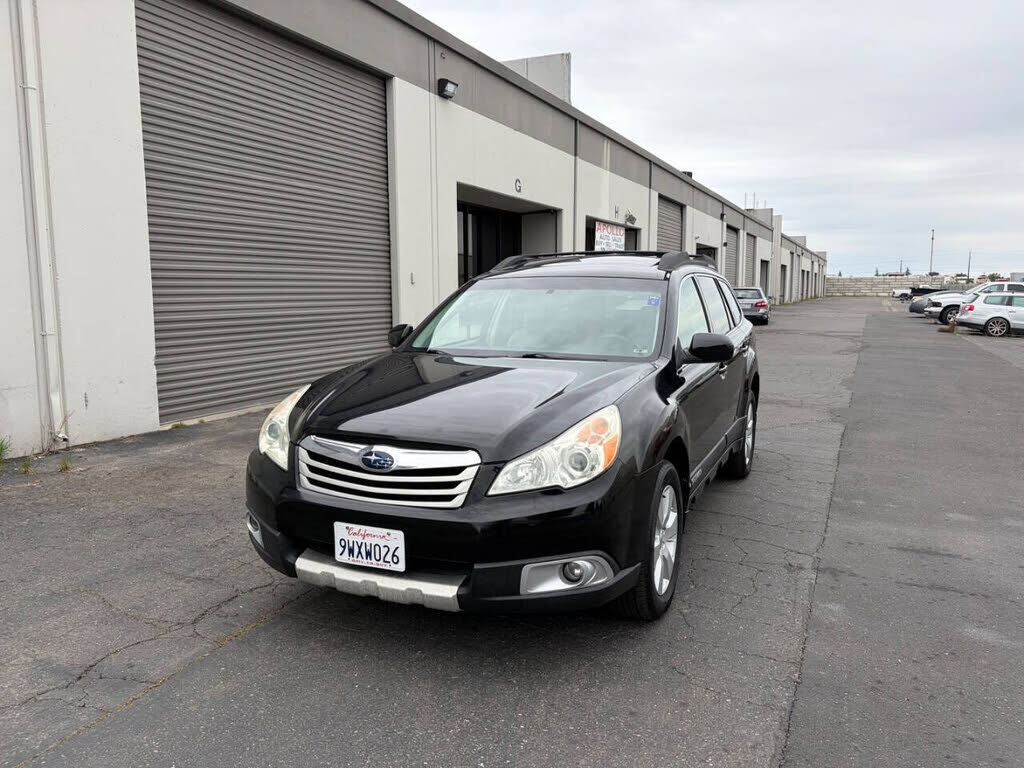 2011 SUBARU Outback