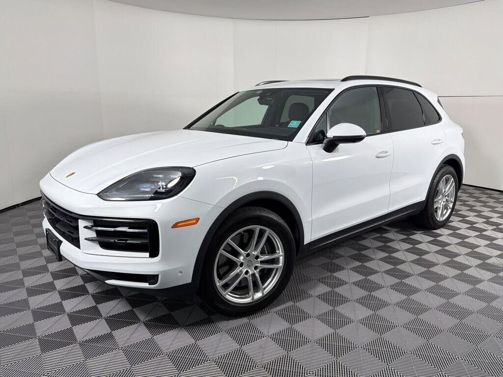 2024 PORSCHE Cayenne