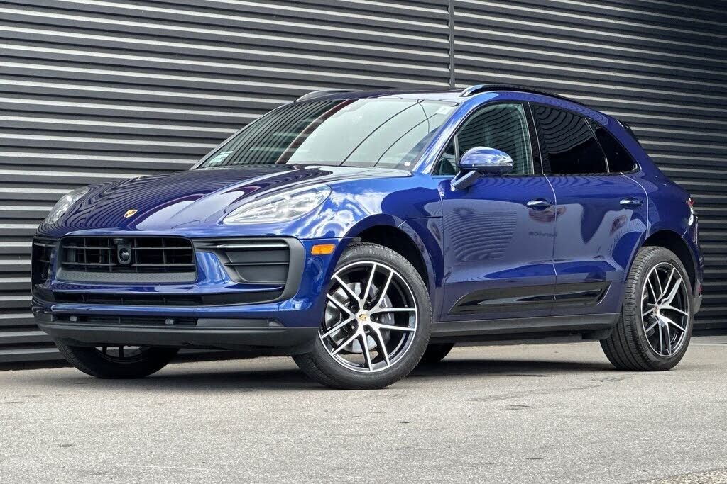 2024 PORSCHE Macan