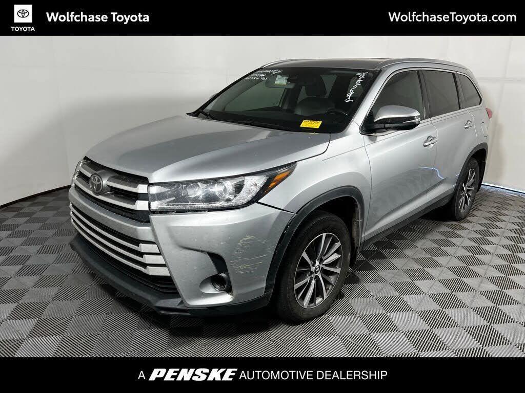 2019 TOYOTA Highlander