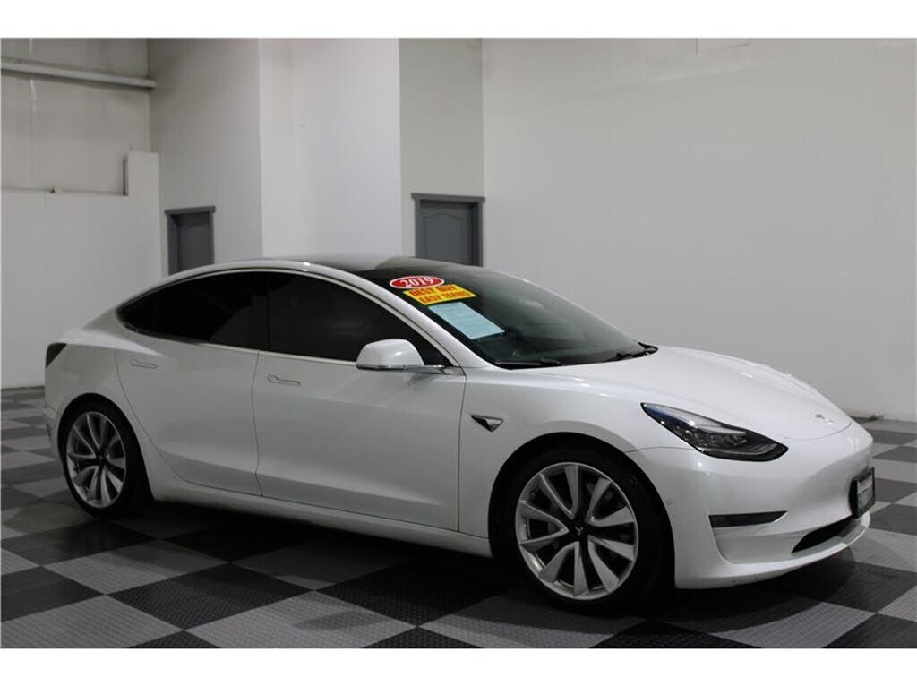 2019 TESLA Model 3