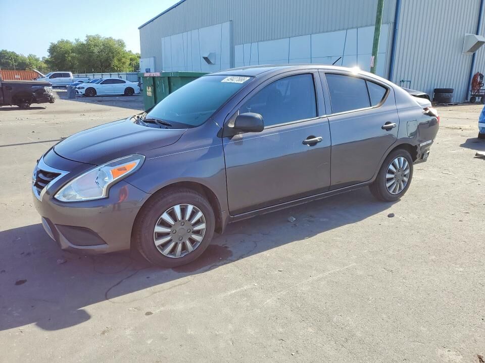 2015 NISSAN Versa