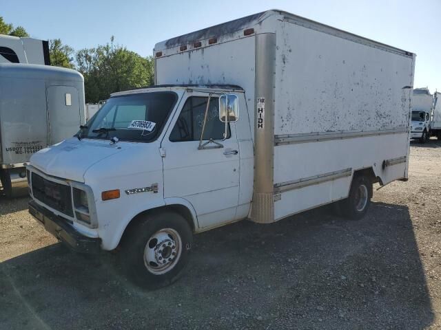 GMC Cutaway Van