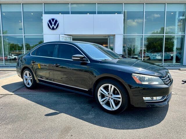 2013 VOLKSWAGEN Passat
