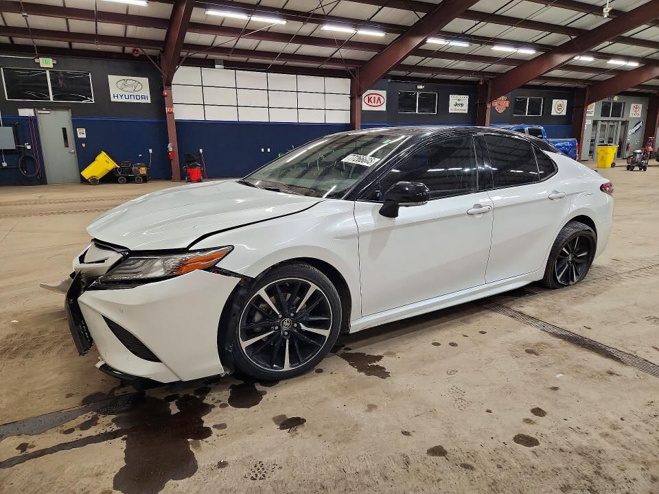 2019 TOYOTA Camry