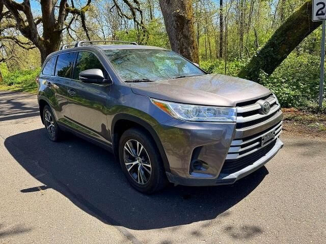 2017 TOYOTA Highlander