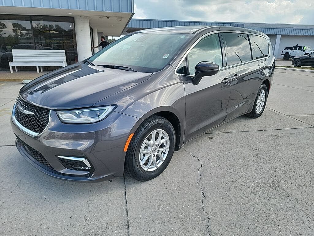 2023 CHRYSLER Pacifica
