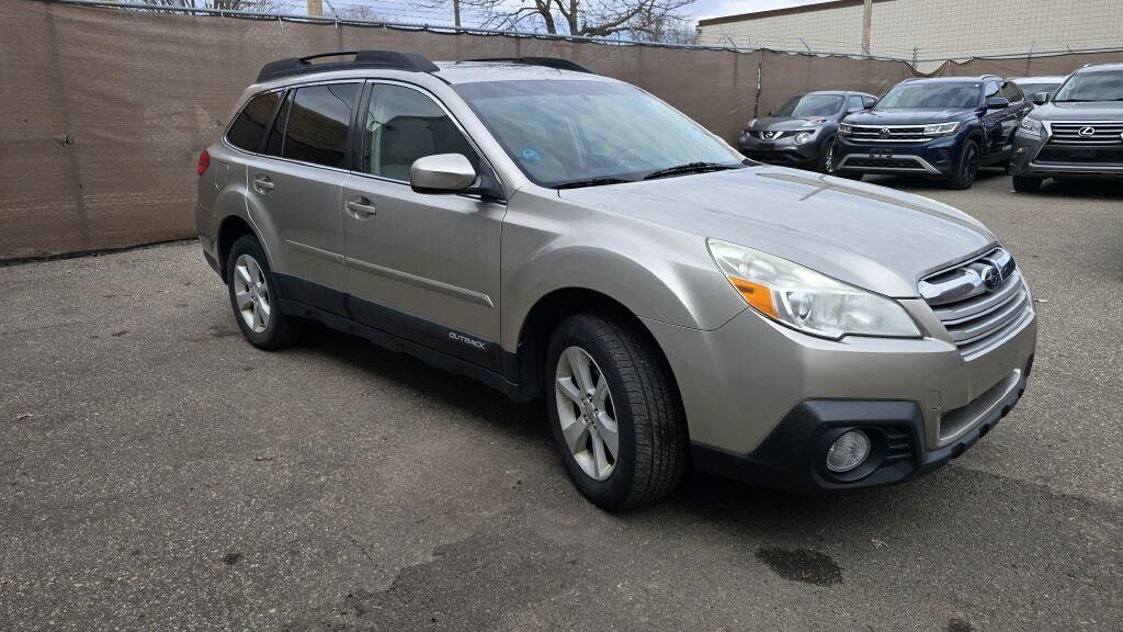 2014 SUBARU Outback