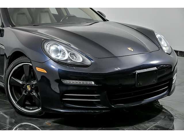 2016 PORSCHE Panamera