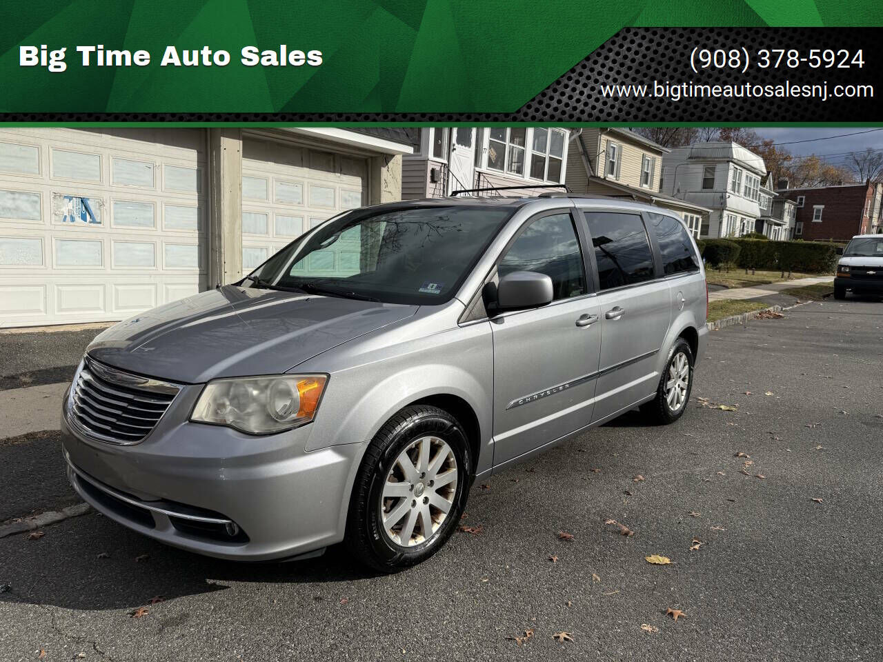 2013 CHRYSLER Town and Country
