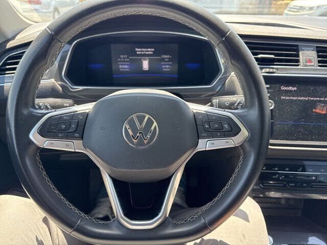 2022 VOLKSWAGEN Tiguan
