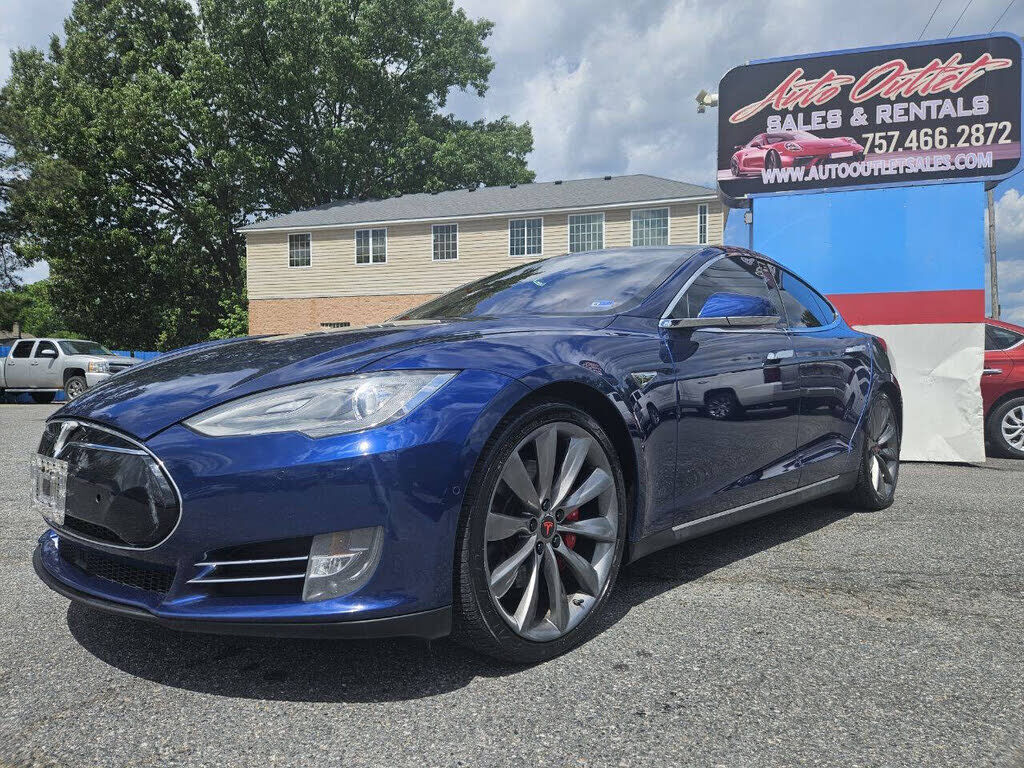 2015 TESLA Model S