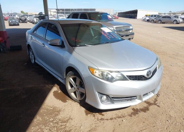 2013 TOYOTA Camry