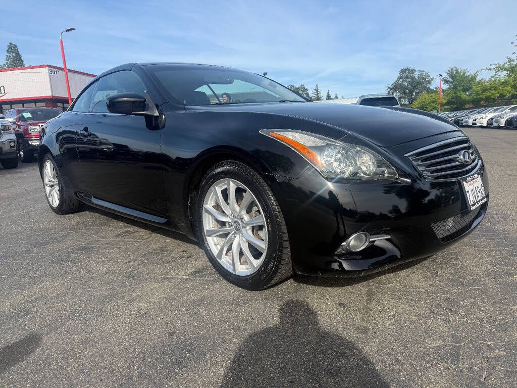 2011 INFINITI G37
