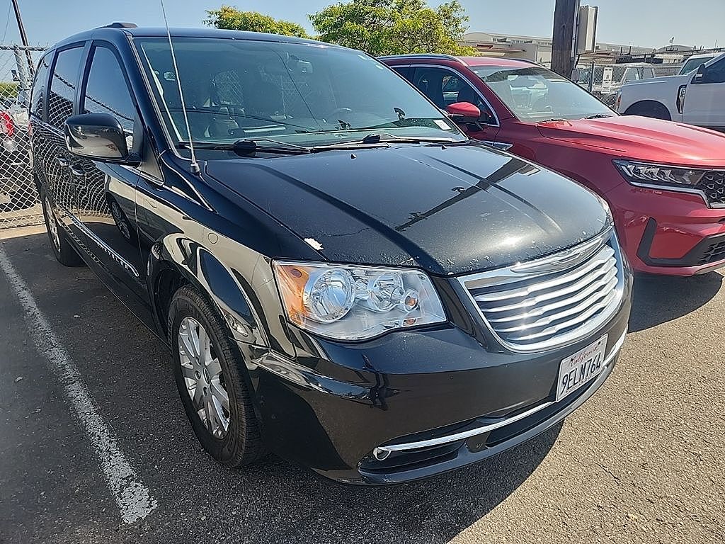 2016 CHRYSLER Town and Country