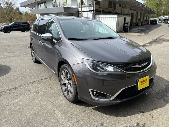 2017 CHRYSLER Pacifica