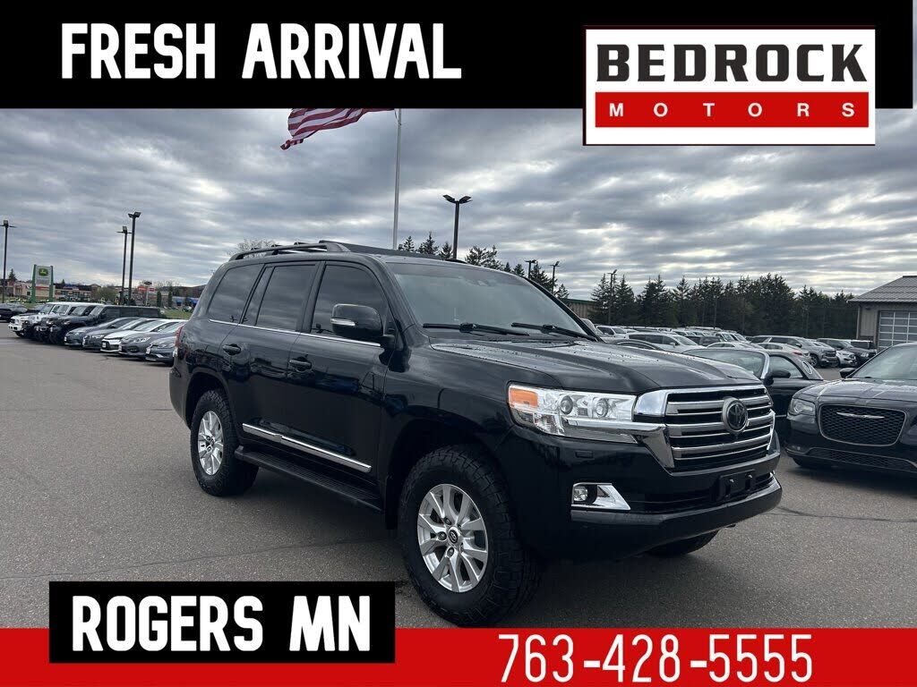 2016 TOYOTA Land Cruiser