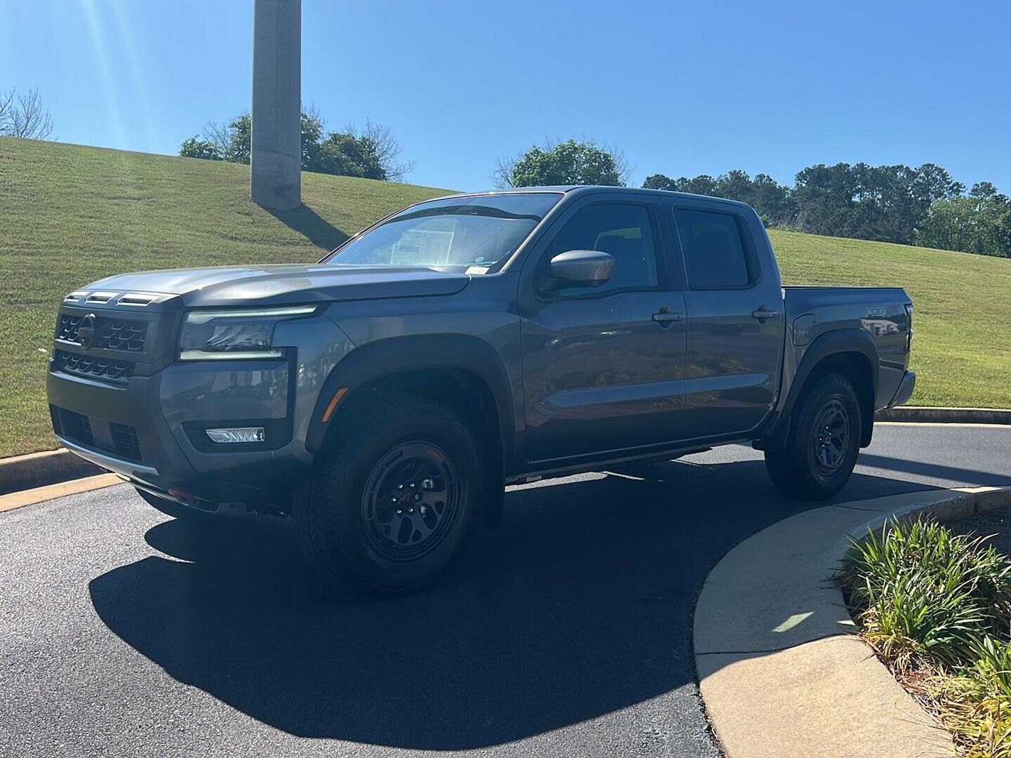 2026 NISSAN Frontier