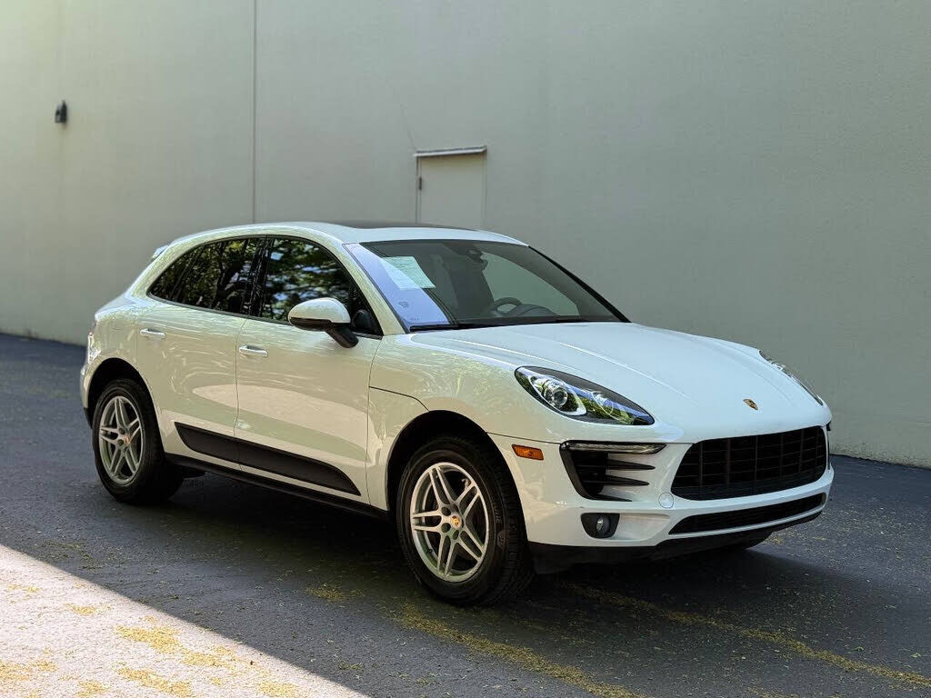 2018 PORSCHE Macan