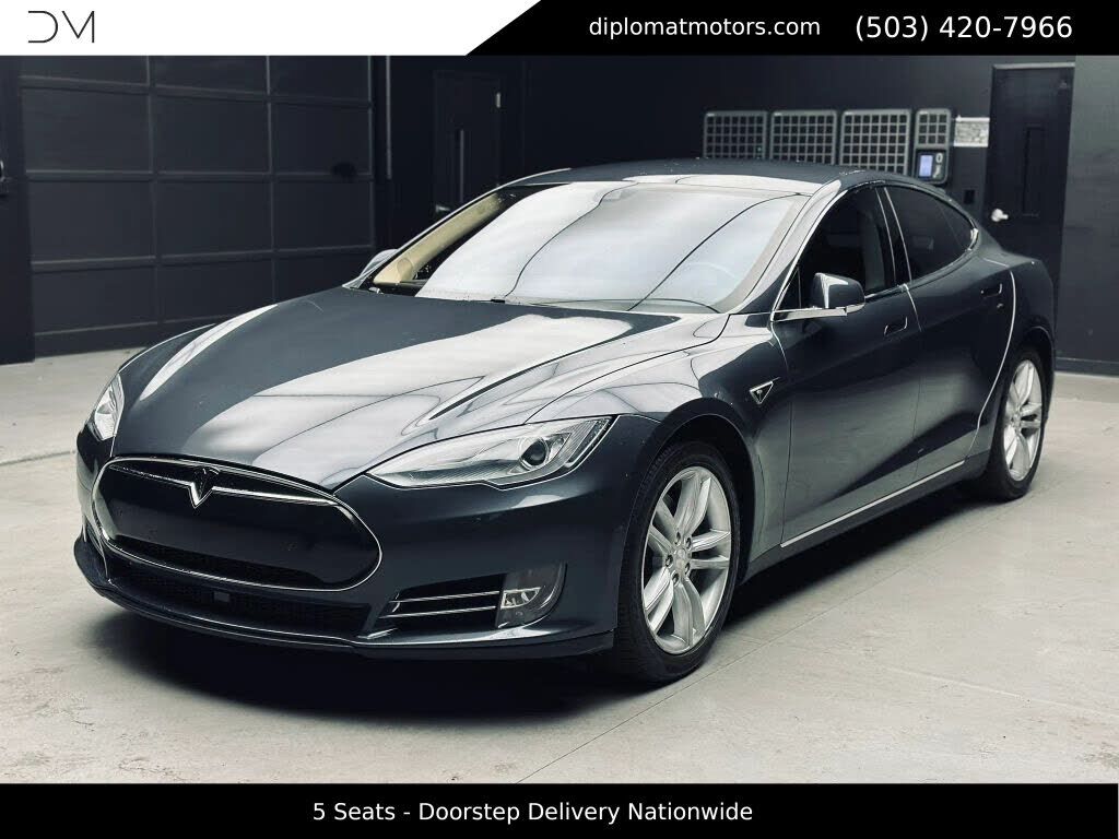 2015 TESLA Model S