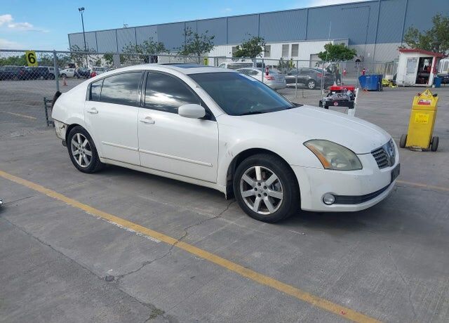 2005 NISSAN Maxima