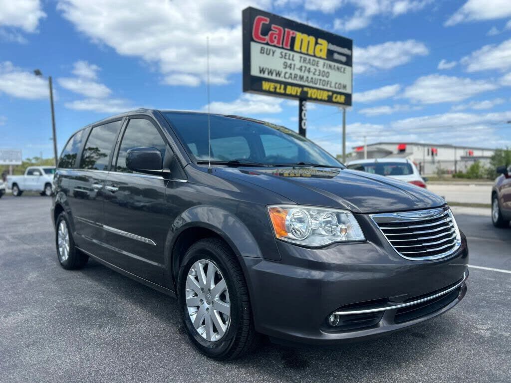 2014 CHRYSLER Town and Country