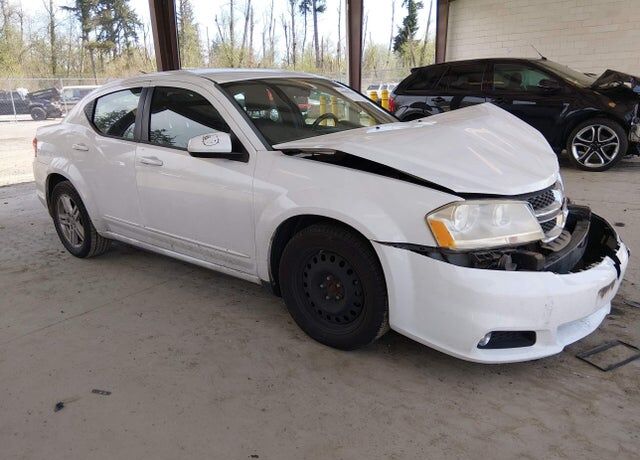 2013 DODGE Avenger
