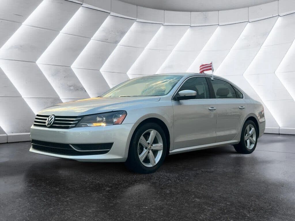 2014 VOLKSWAGEN Passat