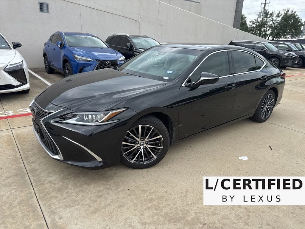 2025 LEXUS ES