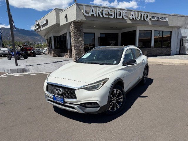 2017 INFINITI QX30