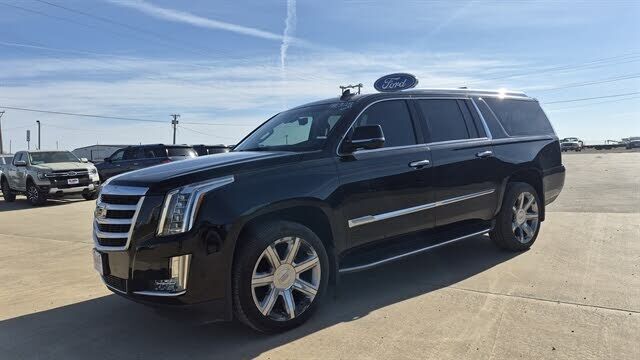 2017 CADILLAC Escalade ESV