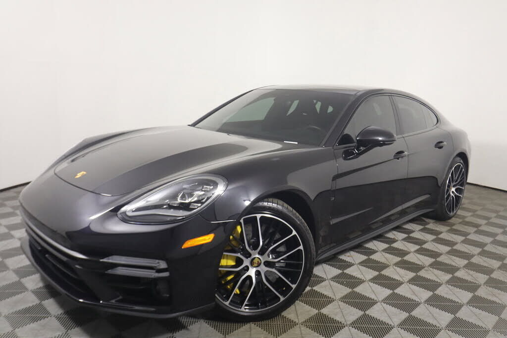 2022 PORSCHE Panamera