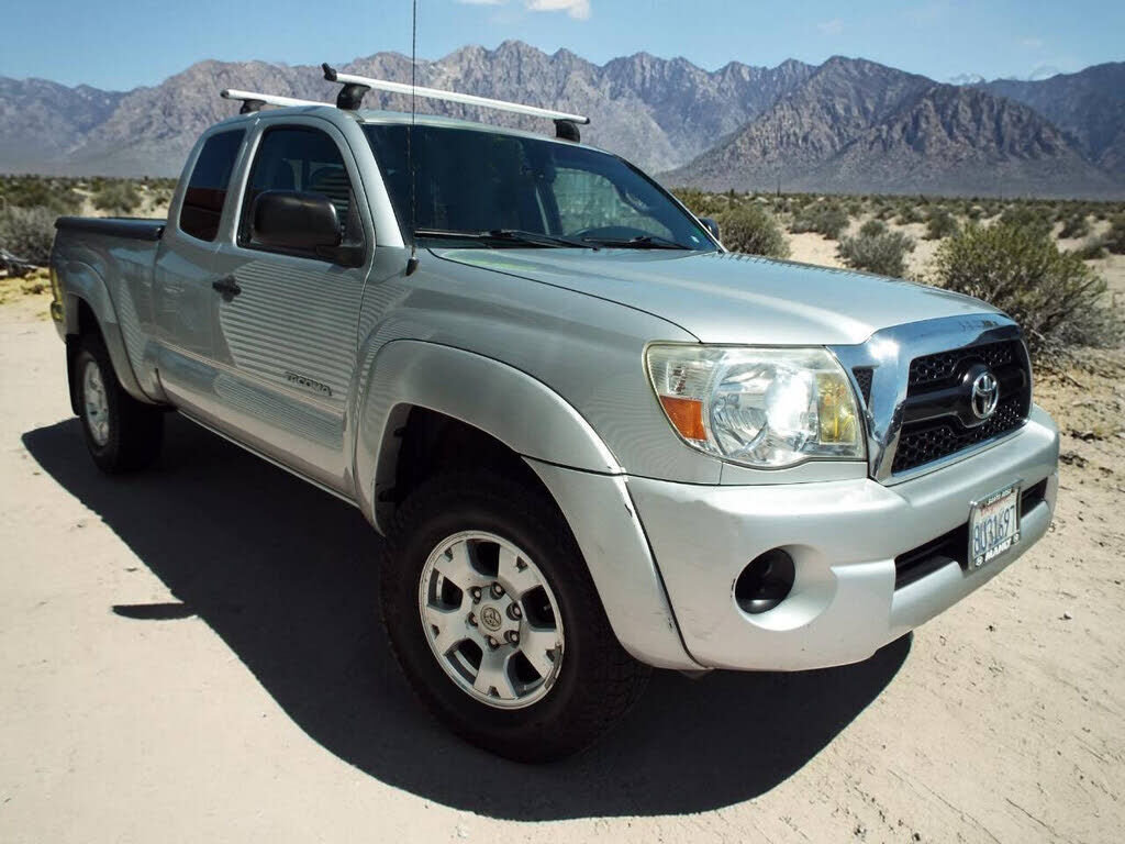 2011 TOYOTA Tacoma