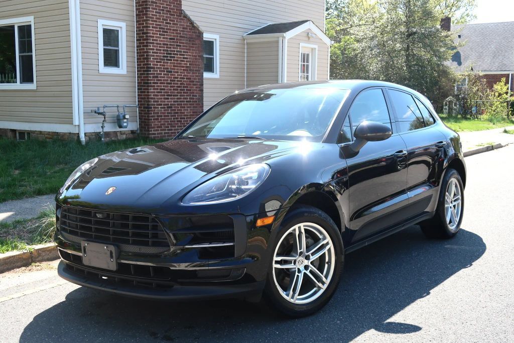 2020 PORSCHE Macan